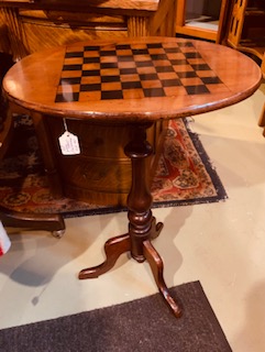 OVAL SIDE OR ACCENT TABLE Ca 1870